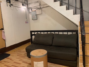 Gravity Hostel,,2 star