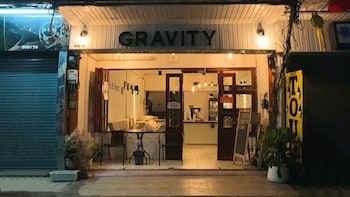 Gravity Hostel,,2 star