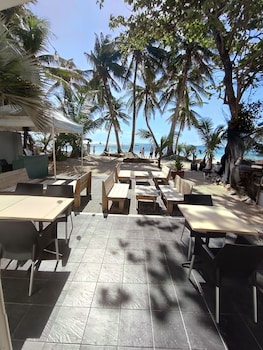 castle rock boracay