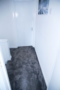 South Harrow,,2 star
