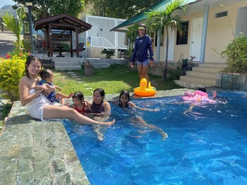 jovillena beach resort lobo batangas