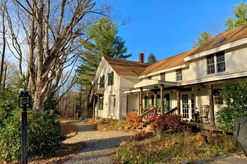 Uu Rowe Camp And Conference Center,,2 star