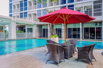 Comfortable And Elegant Studio At Pacific Garden Apartment,,3 star