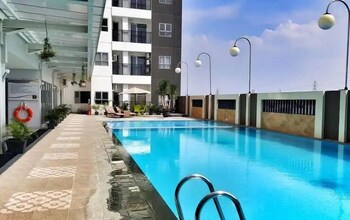 The Elevated Abode 2Br At Mekarwangi Square Cibaduyut Apartment,,3 star
