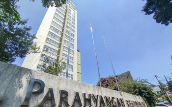 best deal 1br apartment parahyangan residence