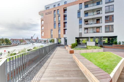 brabank riverside and parking by downtown apartments
