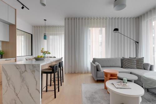 brabank riverside and parking by downtown apartments