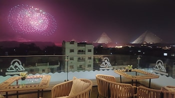 royal pyramids view inn