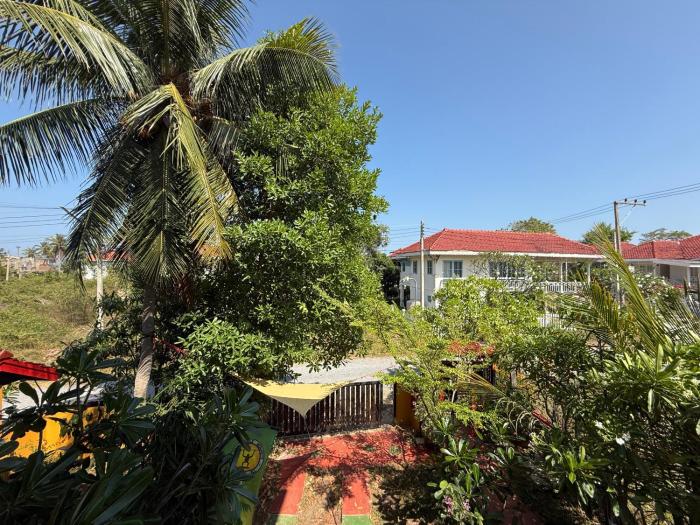 golden mango house