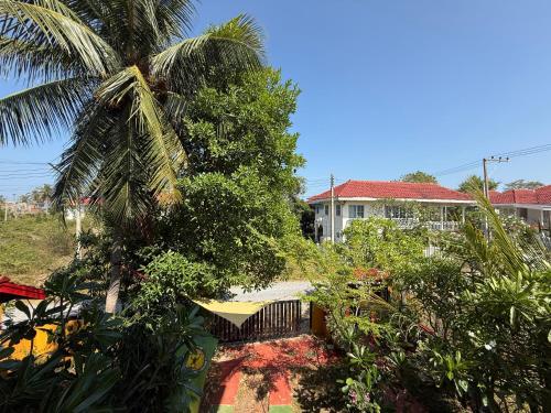 golden mango house