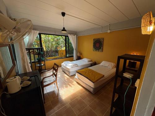 golden mango house