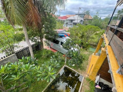 golden mango house