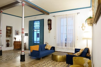 La Tienda Nueva,,2 star
