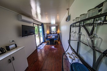 Maui Creek Bures,,3 star