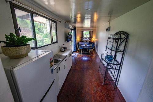 maui creek bures