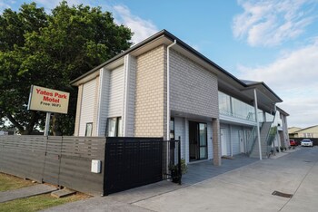 yates park motel