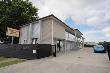 yates park motel