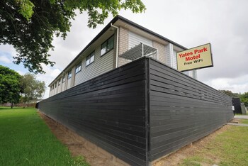 yates park motel