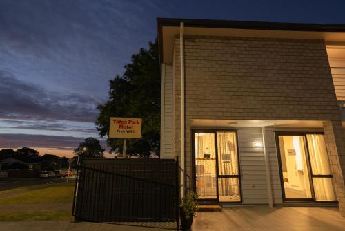 yates park motel