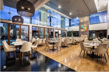 avas suite 37th flr palms place