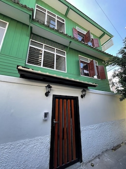 green cabin hostel