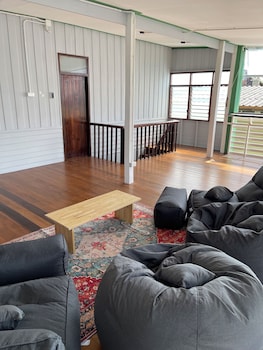 green cabin hostel