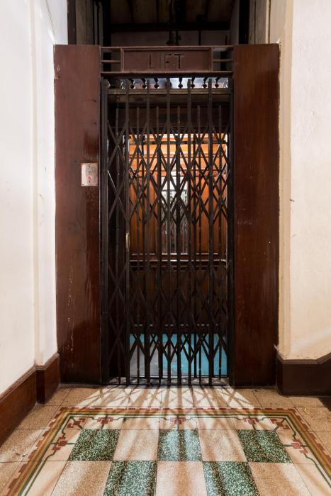 bentleys hotel colaba