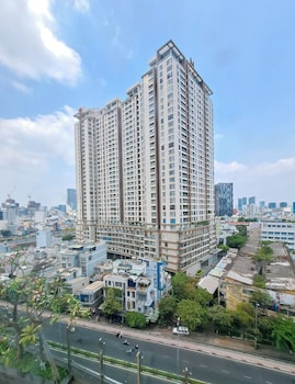 refined saigon rivergate apartment