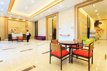refined saigon rivergate apartment