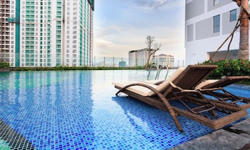 refined saigon rivergate apartment
