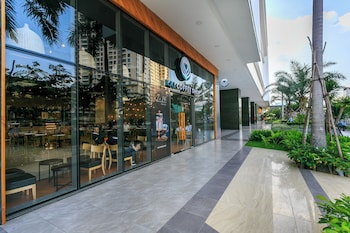 refined saigon rivergate apartment