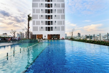refined saigon rivergate apartment
