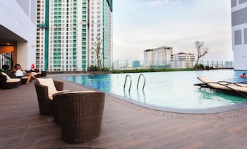 refined saigon rivergate apartment