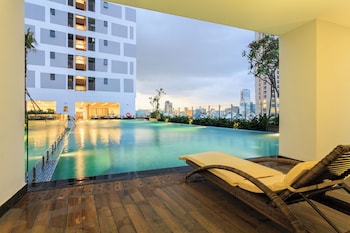 refined saigon rivergate apartment