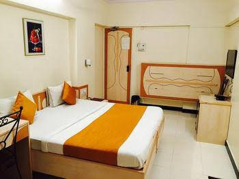 hotel woodland