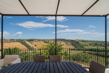 fermo