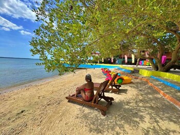 arenzo beach resort calatagan batangas