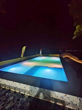 arenzo beach resort calatagan batangas