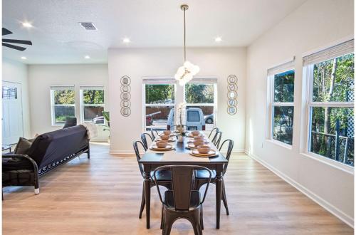urban delight 4br 3ba near city center