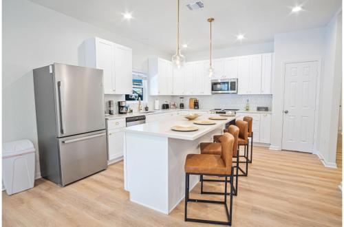 urban delight 4br 3ba near city center