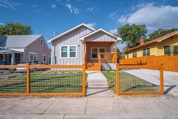 lovely and charming 4br 2 5ba near downtowns prime