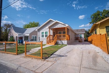 lovely and charming 4br 2 5ba near downtowns prime