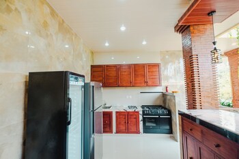 Tutde Guest House,,3 star