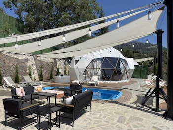 otelox sinap glamping dome