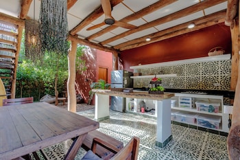 Las Dunas Beach House,,3 star