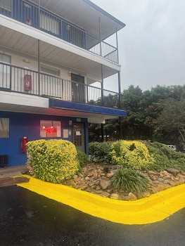 live in lodge extended stay