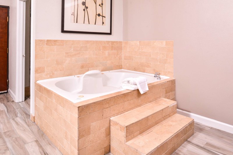 quality inn and suites beaumont