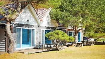 San Deul Ba Ram Pension,,2 star