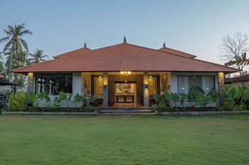seaside oceana suites by mahaprana