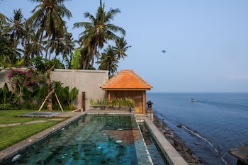 seaside oceana suites by mahaprana